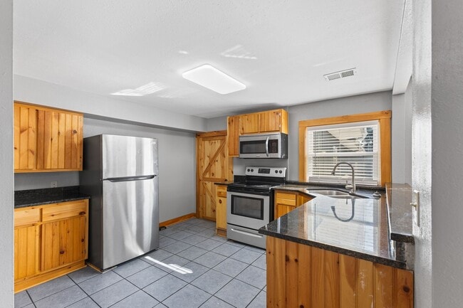 Primary Photo - 102 Bacon Rd