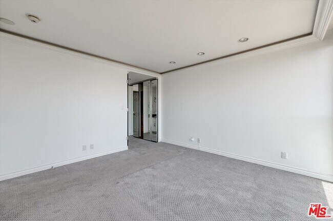Building Photo - 2170 W Century Dr