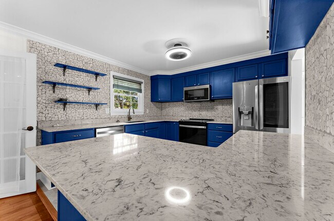 Building Photo - 774 Creekside Dr