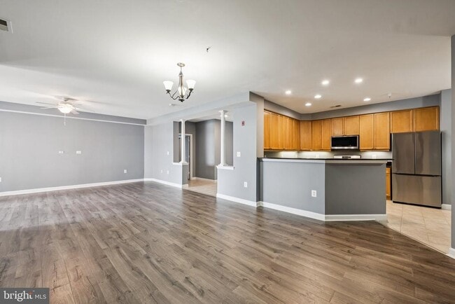 Building Photo - 440 Belmont Bay Dr