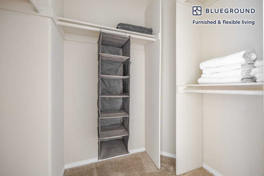 Building Photo - 5535 Westlawn Ave