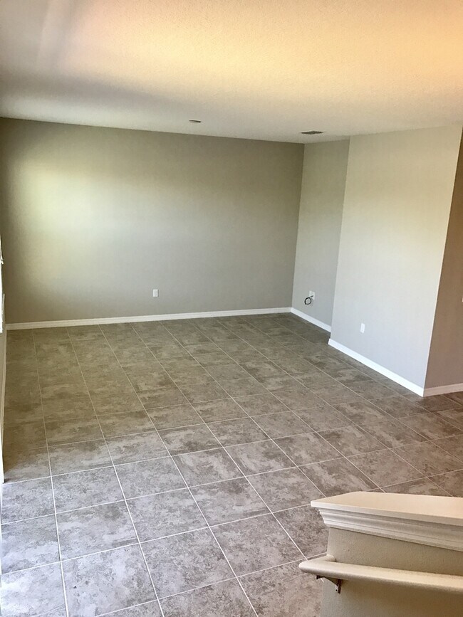 Building Photo - MOVE IN SPECIAL- 3/2.5 Beautiful Energy Efficient Townhome in St. Cloud