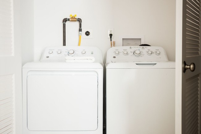 Building Photo - 126 Columbia Rd