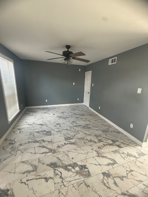 Building Photo - 4938 Lonely Oak Dr