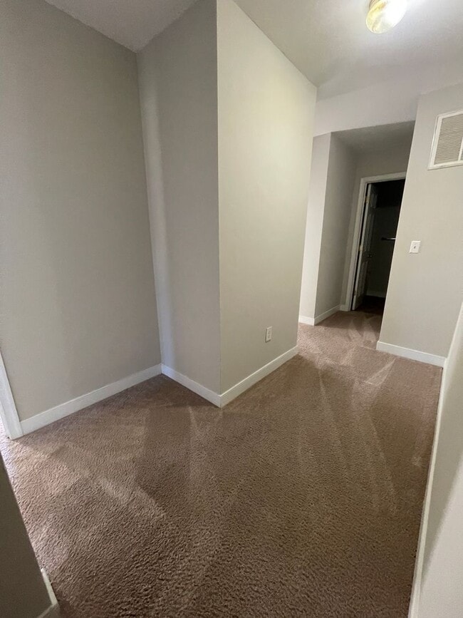 Building Photo - Two Story Home