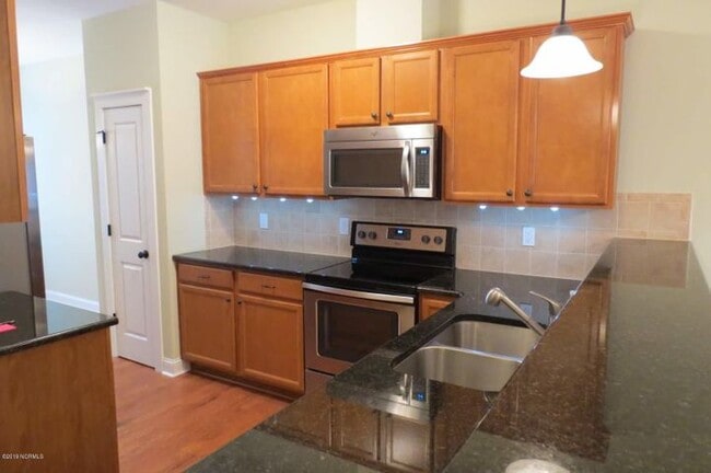 Building Photo - 1805 Fox Den Way