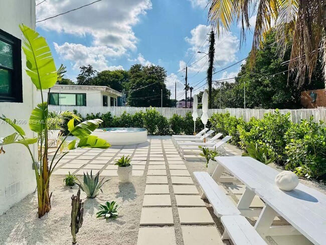 Building Photo - 745 NW 47th Terrace