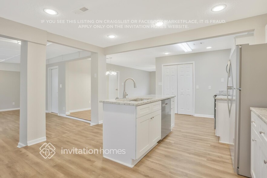 Building Photo - 721 Utoy Cir SW