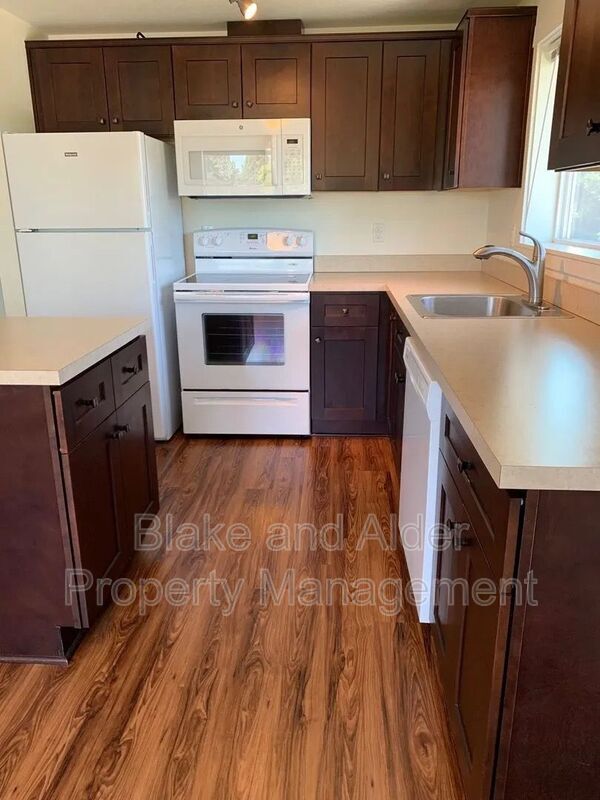 Building Photo - 8211 N Montana Ave