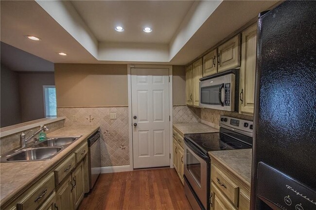 Building Photo - 3200 Cardinal Creek Cir