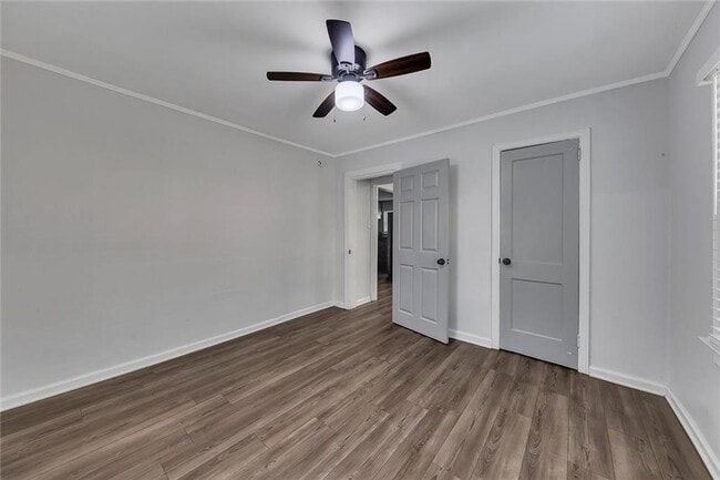 Building Photo - 845 Oak St NW