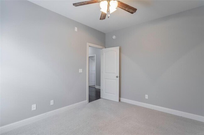 Building Photo - 8740 Pemberton Park