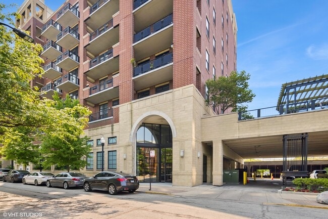Primary Photo - 811 W 15th Pl