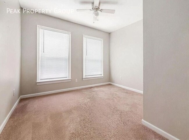 Building Photo - 227 E Northwood Ave