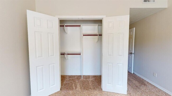 Building Photo - 1625 Park Pl