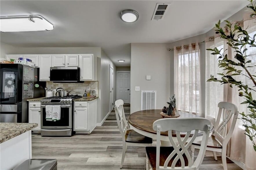 Building Photo - 4317 Holliday Rd