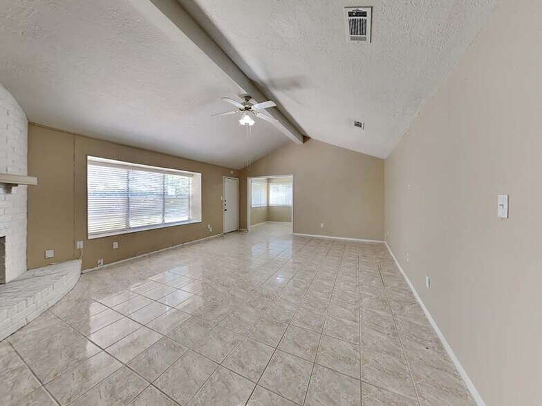 Building Photo - 22606 Meadowgate Dr