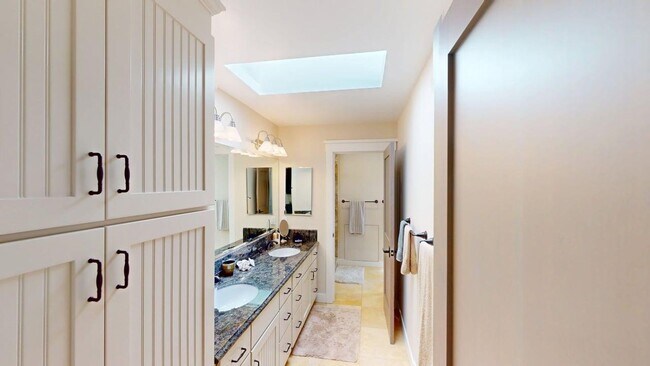 Building Photo - Beautifully Designed Country Club Home Offered July and August 2026