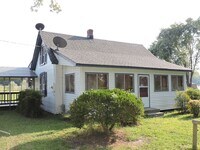 Building Photo - Email Linda@vacosold.com  or Call Office 8...