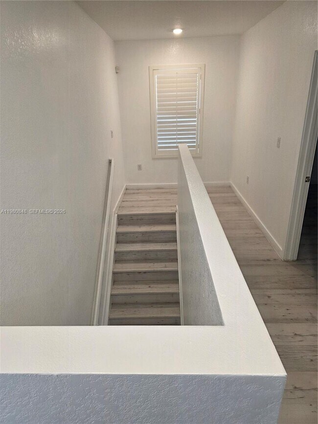 Building Photo - 600 NE 4th Ter