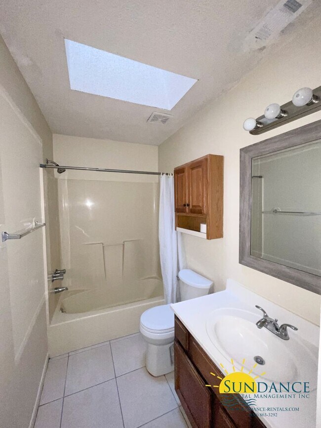 Building Photo - Great 1 Bedroom Unit in Fort Walton Beach