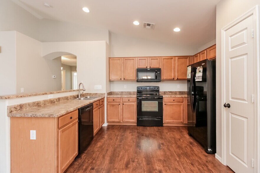 Building Photo - 3854 W Carlos Ln