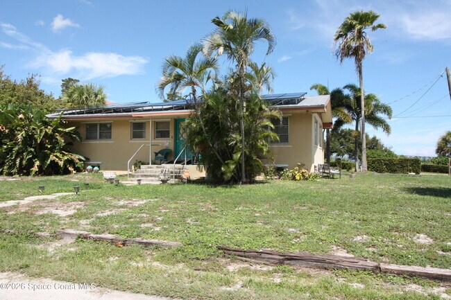 Building Photo - 2910 Riverview Dr