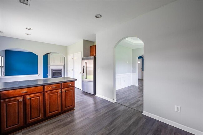 Building Photo - 7702 Parkside Dr
