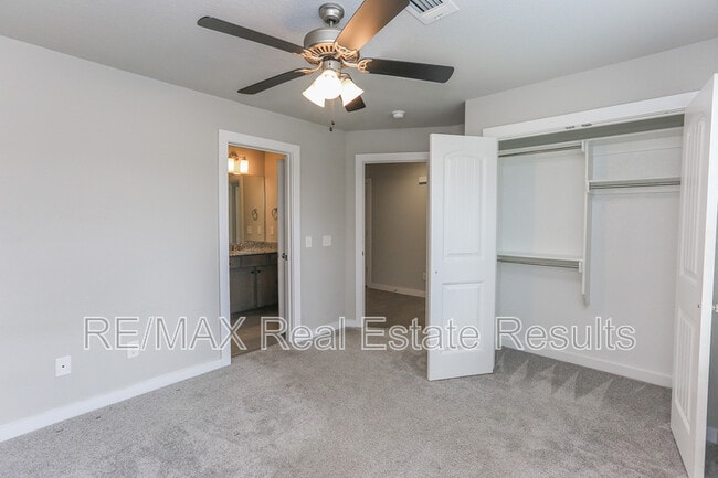 Building Photo - 1503 Purple Finch St