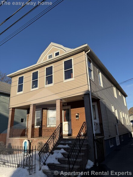 Building Photo - 30 Medford St