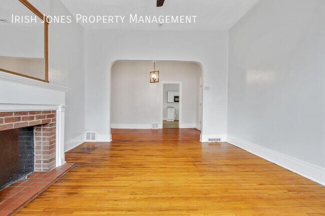 Building Photo - 608 Niagara St