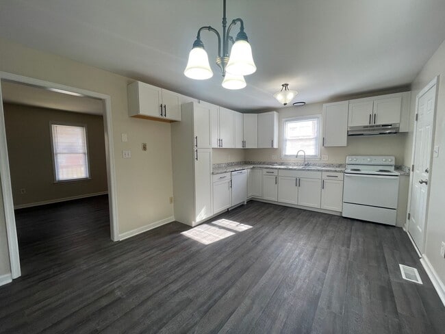 Building Photo - 1014 Colonial Ave