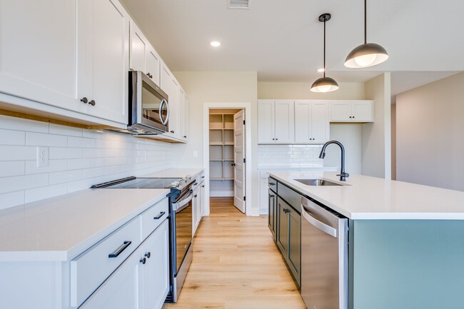 Building Photo - Trails End- Single Family
