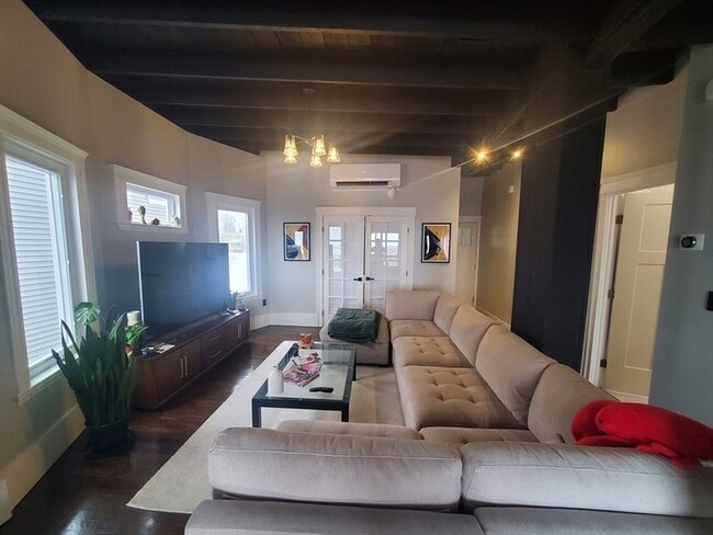 Building Photo - 56 Percival St