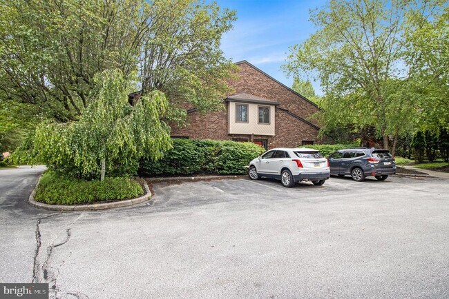 Building Photo - 1807 Mountainview Dr