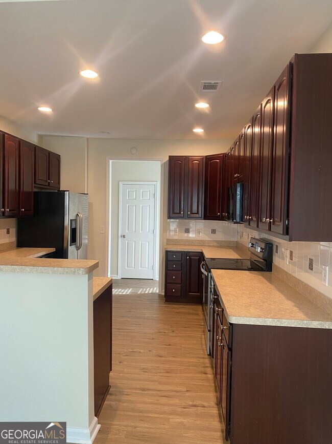 Building Photo - 539 Greyhawk Way