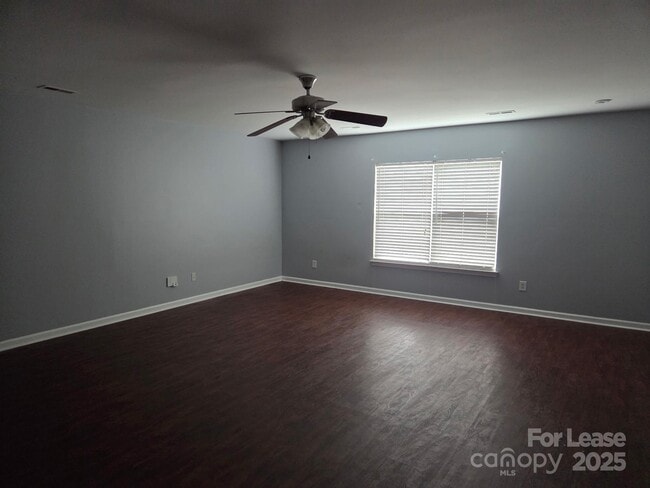 Building Photo - 180 Flanders Dr