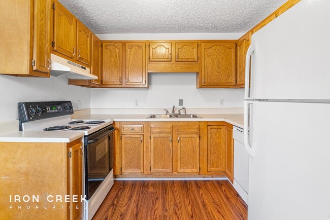 Building Photo - Charming 2-Bedroom Duplex in East Asheville