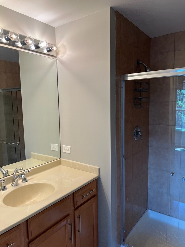 Building Photo - 705 Keystone Ln