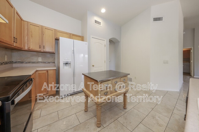 Building Photo - 3067 S Beck Dr