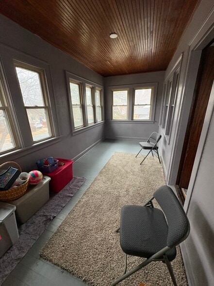 Building Photo - 1006 Gould Ave NE