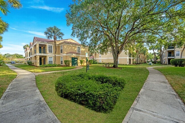 Building Photo - 777 Riverside Dr
