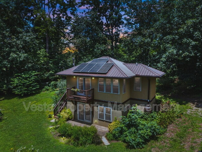 Primary Photo - 10 Wellspring Ln