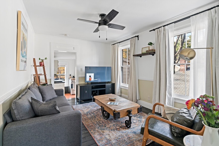 Building Photo - 4413 Albany Post Rd