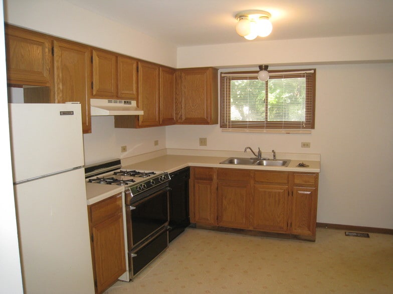 Building Photo - 116 W Wood St