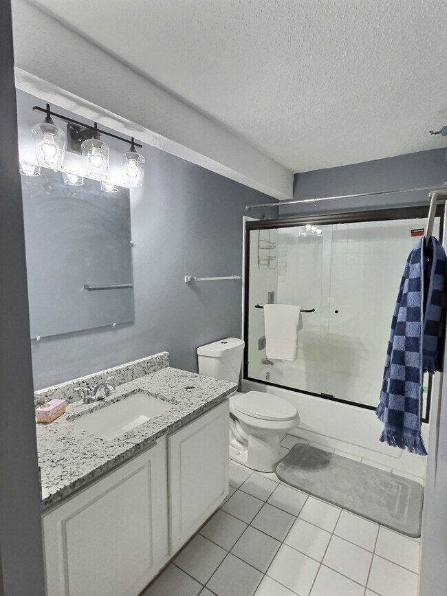 Building Photo - 10 E Ontario St