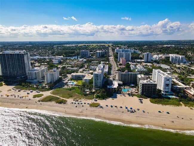 Building Photo - 2860 NE 14th St