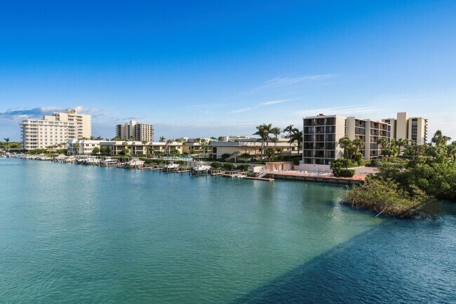 Building Photo - 225 Beach Rd