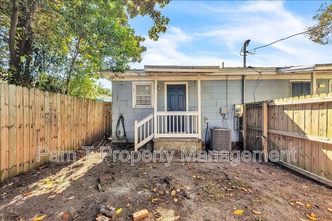 Building Photo - 1024 W 39th St