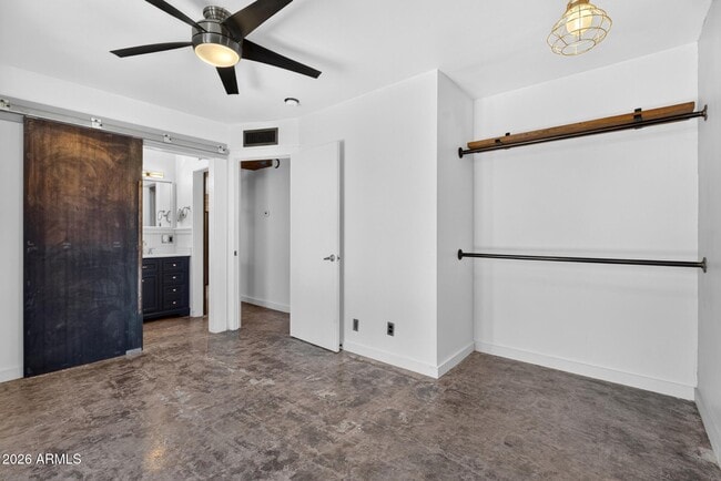 Building Photo - 346 E Papago Dr